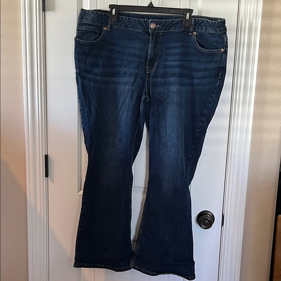 Maurices Flare Jeans - Picture 1 of 5
